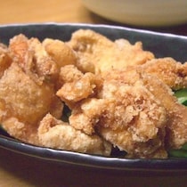 レンジでもできる！サクサクパリパリ「鶏皮せんべい」で居酒屋気分