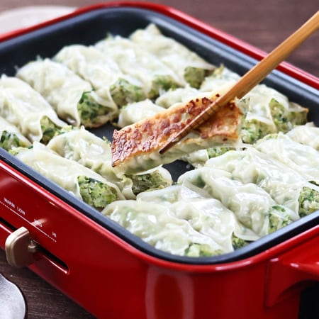 象印　ホットプレート☆焼肉パーティー餃子パーティーに 包まないから超簡単！GWにホットプレートで棒餃子パーティー | ママテナ