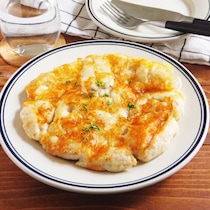 1枚ドーン！外カリカリ＆中ジュワ〜の「鶏むねのチーズ焼き」がハマるおいしさ