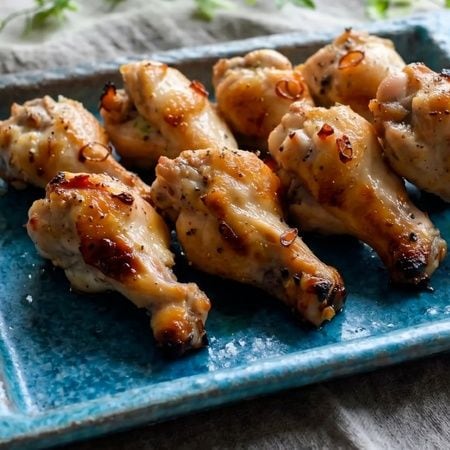 家族絶賛！鶏手羽元の「漬けて焼くだけ」レシピ味バリエ