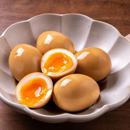 【晩酌にオススメ】燻製風の味玉は「◯◯の粉末」で簡単に作れる！