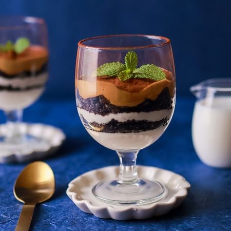 暑くなってきたら食べたい！混ぜるだけのティラミス風ダルゴナパフェ