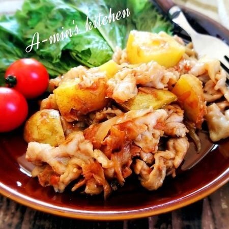 おかわり確定!10分で作れる「豚こまとポテトのバター醤油おかか」