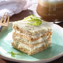 【オーブン不要】重ねて冷やすだけ「ビスケットケーキ」がおいしい