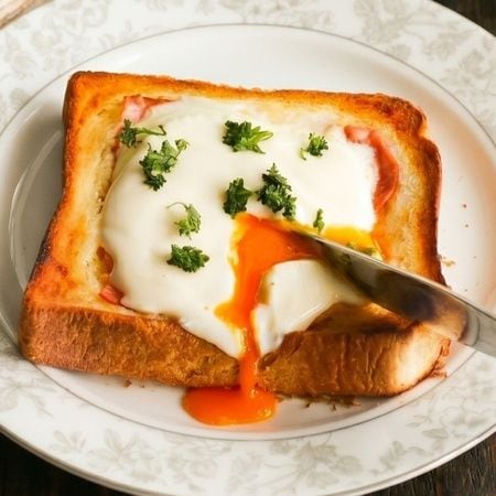 家にある材料だけで「エッグベネディクト風トースト」が作れる