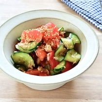 【クックパッドで人気】切って混ぜるだけ！さっぱりおいしい爆速「トマトときゅうりの中華サラダ」作ってみました