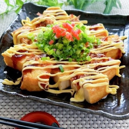 休日の献立に良いかも!旨くてハマるたこ焼き風厚揚げ
