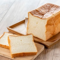 まさかそのまま冷凍庫に入れてないよね？パンがカビやすい時期に絶対やりたい食パン冷凍保存の正解