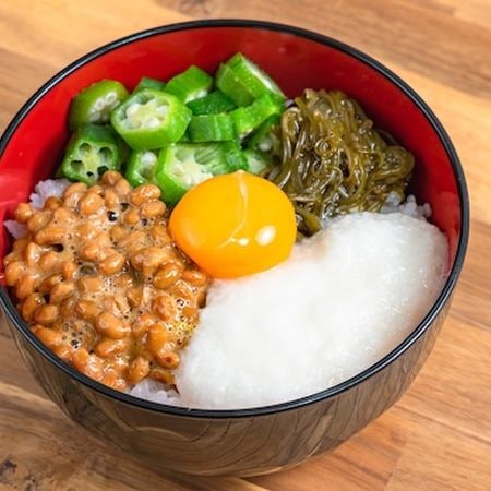毎日の朝食を少し贅沢に。進化系「納豆ごはん」レシピ