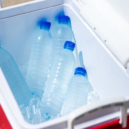 バーベキューに役立つ！「飲み物」を最速で冷やす方法