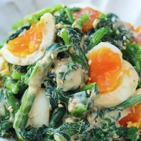 【これ卵とほうれん草だけなの！？】あと1品欲しいときに大活躍するレシピ5選