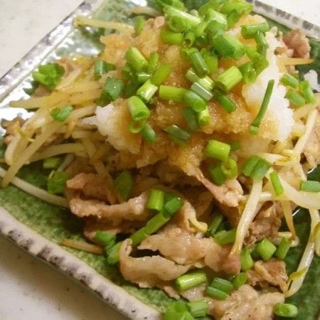 さっぱり美味！定番の「豚もやし炒め」を“おろしポン酢”で一気に格上げしよう