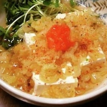 食べてびっくり！かけるだけで「揚げ出し豆腐」のできあがり