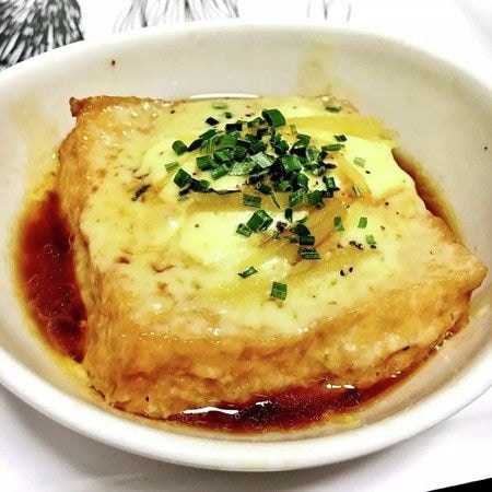 包丁も火も不要！あと一品やおつまみに「厚揚げのチーズ煮」が便利すぎる
