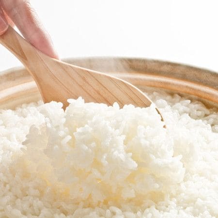 【裏ワザ】ツヤツヤ「ご飯」は米を研ぐ前に◯◯するだけで炊ける!