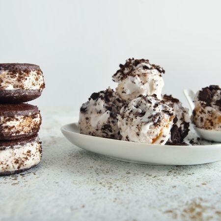 【話題のあのお菓子があったらコレ】アイスに混ぜるだけで神スイーツ3選