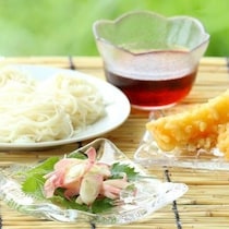 そうめんのお供に◎サクサクに揚がる裏ワザ付き「夏におすすめの天ぷら」レシピ集