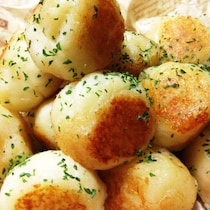 ついつい手が伸びちゃう！ひと口でつまめる「おつまみチーズボール」