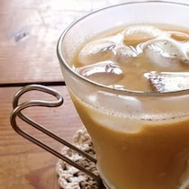 ゴクゴク飲みたい！おいしい「アイスカフェオレ」の作り方3選