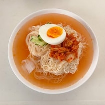 【なんで今までやらなかったのか！】いつものそうめんが劇的に旨くなる「冷麺風アレンジ」作ってみた