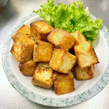 外はカリッ、中はとろっ。お肉なしでも大満足の「厚揚げだけ」副菜
