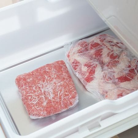 冷凍した肉がパサパサ…そんな残念肉とさよならできる冷凍の裏ワザ