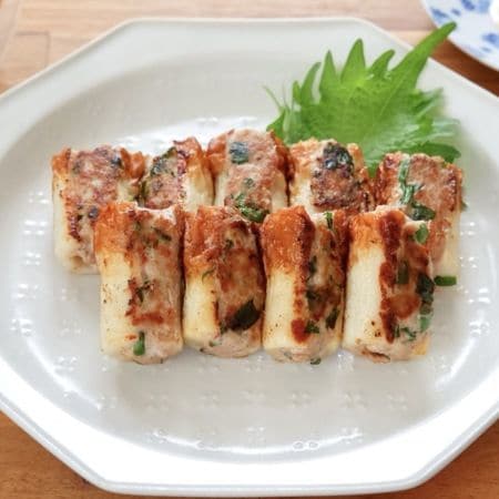 【子どもがパクパク】皮で包むより簡単！絶品「ちくわの餃子詰め」レシピを作ってみました