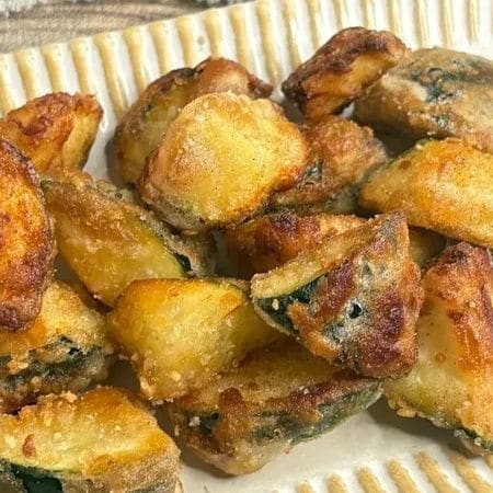これが正解の食べ方！サクとろ食感がクセになるズッキーニのからあげ