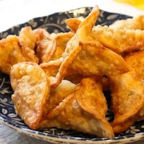 【え、餃子の皮で作れるの!?】包んで焼くだけ！サクサク旨い本格「サモサ」