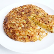 【材料たった3つ】卵とじゃがいもが「お店級」に化ける！絶品「スペイン風オムレツ」
