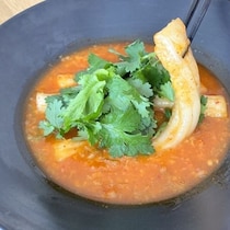 【話題の韓国麺】もちぷる食感がクセになる！「キムチーズブンモジャ」