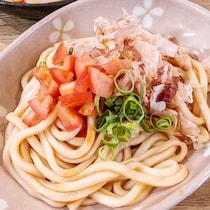 暑くて気力ゼロの日に◎火を使わず5分完成！ちゅるんとさっぱり「冷やしうどん」