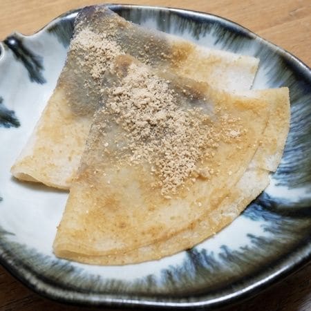 【まだ生八ツ橋買ってるの?】余った餃子の皮で作る「なんちゃって生八ツ橋」が優勝!