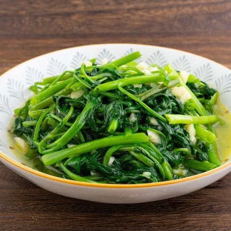 【汁まで旨すぎて驚き】500人が絶賛した「空心菜炒め」レシピはコレ