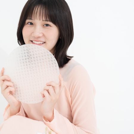 SNS総フォロワー60万人超「みか@ライスペーパーネキ」がレシピ本刊行。バズを生んだ「チョコレートパイ」の作り方も