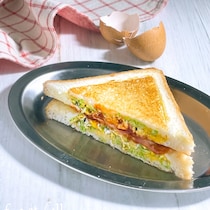 食パン1枚でおなかいっぱいすぎる！豪華見えトースト