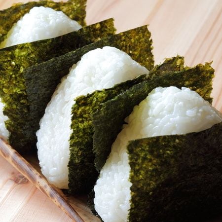 マンネリ打破に!「おにぎり」に入れるとおいしい意外な具材