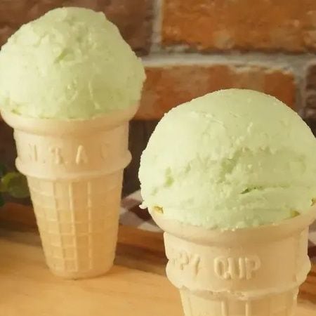 暑くてもダラダラこぼれない!不思議な「溶けないアイス」の作り方