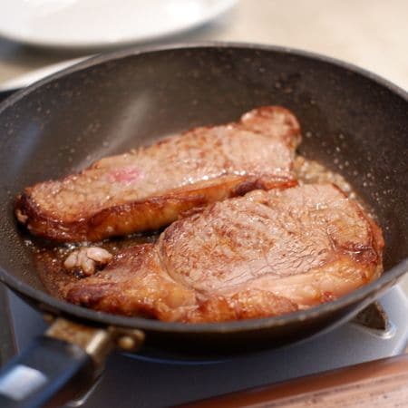 「肉の厚みと重ささえ量れば失敗しない！」料理家・今井真実さんに、家庭でおいしいステーキ」を焼く7つのコツを教わりました