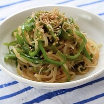 【定番のおかずをアップデート】1食材プラスで「じゃこピーマン」が大満足おかずに！実際に作ってみた
