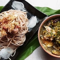 豚肉や納豆で大満足！夏バテ知らずの絶品蕎麦アレンジ