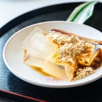 【ボウルも鍋もいらない】タッパーで3つの材料を混ぜて冷やすだけ！ダイエット中の神おやつ「ぷるぷる絶品ゼリー」