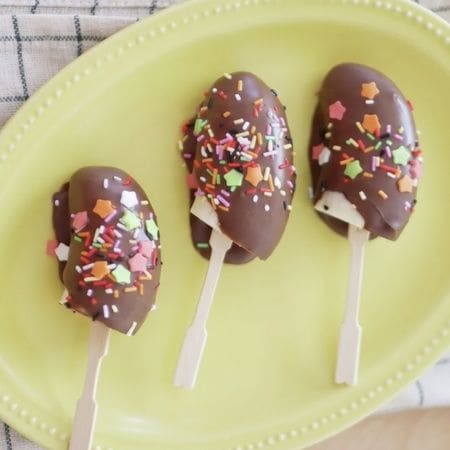 【子どもが一人で作れるおやつ】材料2つ＆レンジで作る「ひんやりチョコバナナ」