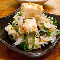 【相性抜群！絶品の副菜】漬けるだけ・和えるだけでモッツァレラの旨さを引き出すレシピ3選