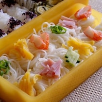 【夏休みの学童ランチ正解はコレ】くっつかないワザ満載の「そうめん弁当」