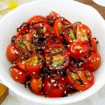 【5分でできる】ミニトマトの簡単副菜3選！火を使わずにカットして和えるだけレシピ