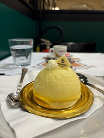 ふわふわで滑らかな口触りが癖になるナポリのレモンケーキ【イタリア】