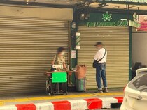 服のお直しが安くて早い路上のミシン屋さん【タイ】