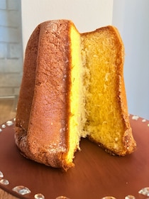 星形のクリスマス伝統菓子パンドーロ【イタリア】