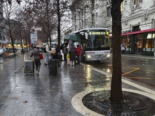 ミラノ中央駅からマルペンサ空港へのリムジンバス乗り場【イタリア】